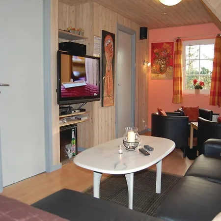 Casa vacanze Four-bedroom Holiday In
