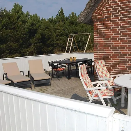 Four-bedroom Holiday In Casa vacanze Blåvand