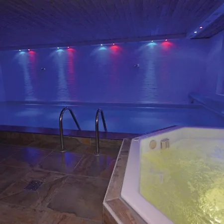 Four-bedroom Holiday In Casa vacanze