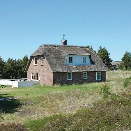 Casa vacanze Four-bedroom Holiday In